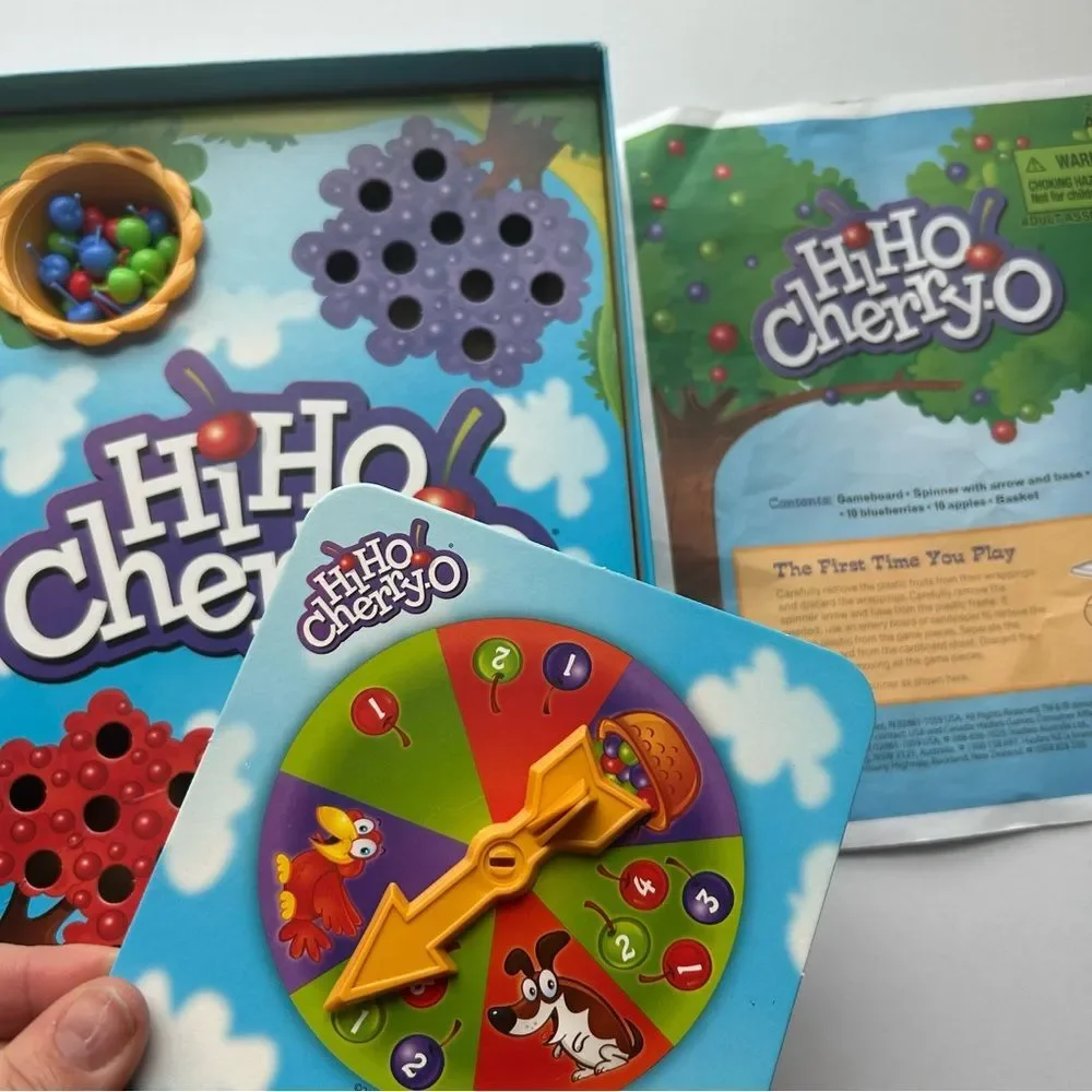 Hasbro HiHo! Cherry-O Game - Vibrant Red and Green